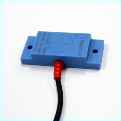 FKCN2210-N/P/15D Interruptor de nivel de líquido sin contacto con sensor de proximidad capacitivo plano de 12 V
